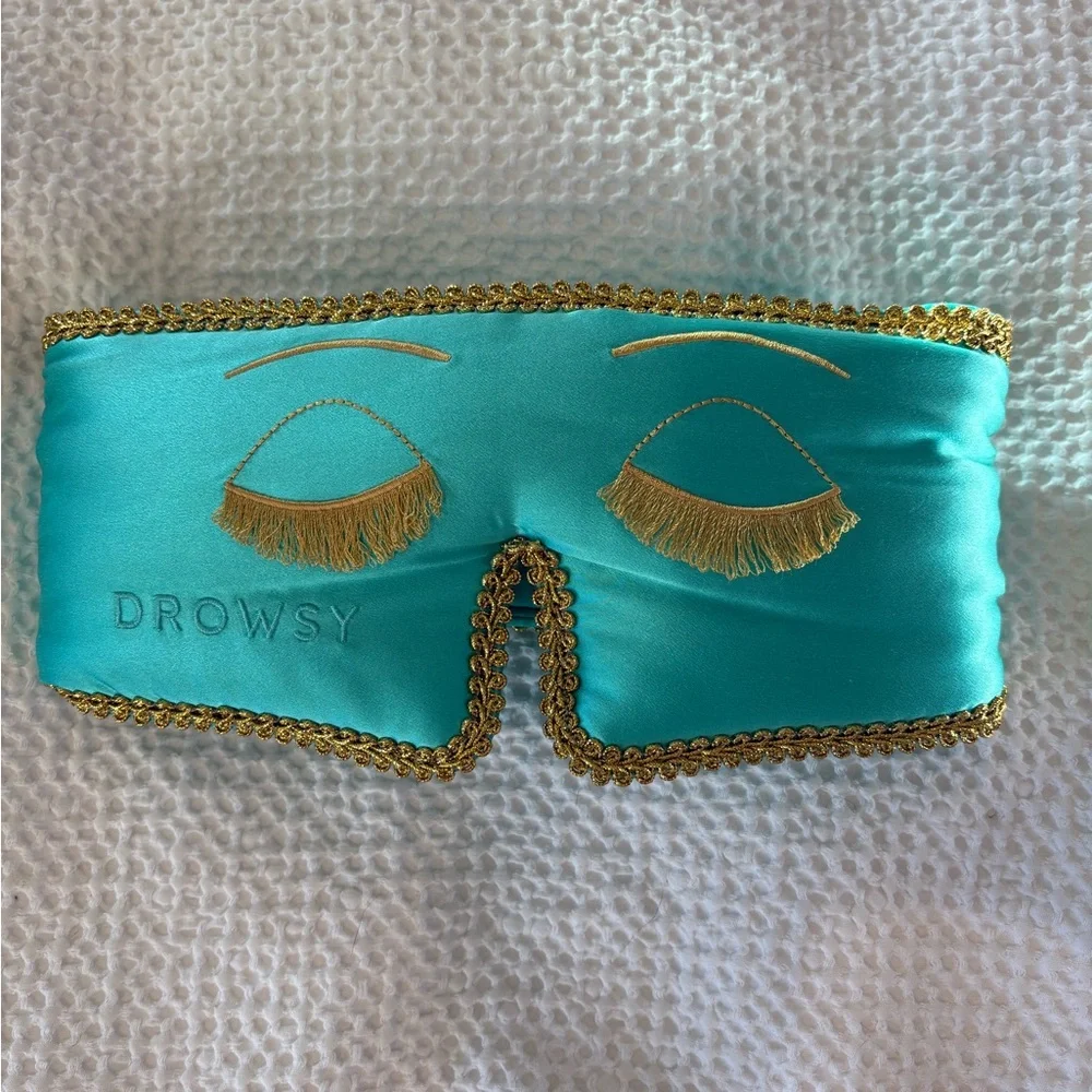Drowsy Breakfast at Tiffany’s Silk Sleep Mask - Picture 2 of 4